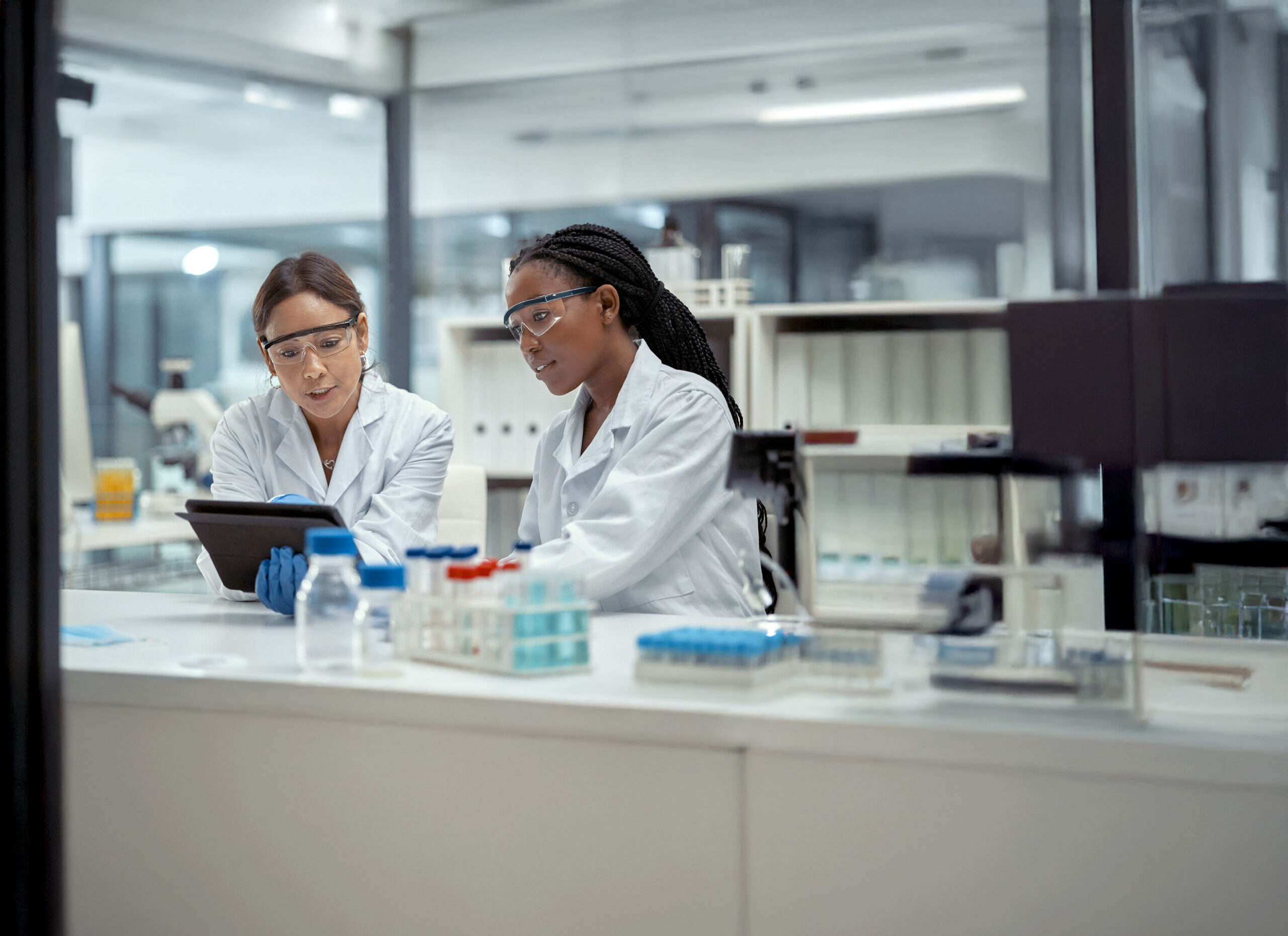 Integrated drug discovery collaboration combining Symeres and Axxam scientific expertise.